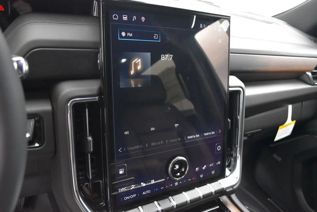 2026 GMC Yukon Denali - Photo 11