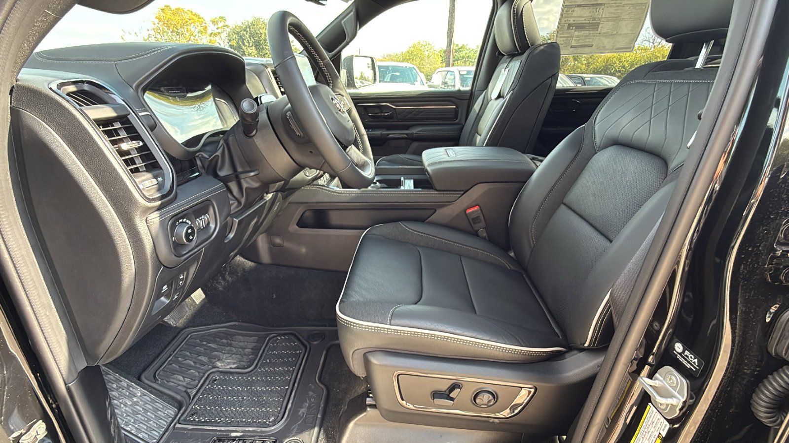 New 2026 Diamond Black Crystal Pearl-Coat Exterior Paint RAM Limited image 11