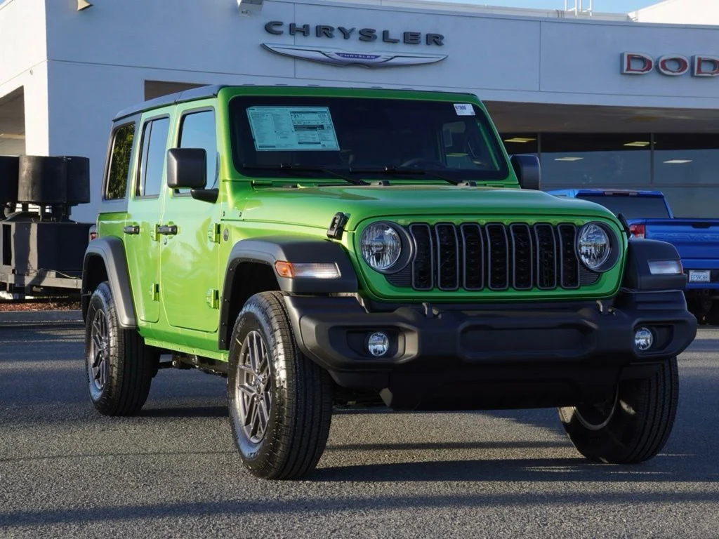 New 2026 Mojito Clear-Coat Exterior Paint Jeep 4-Door Sport S image 2