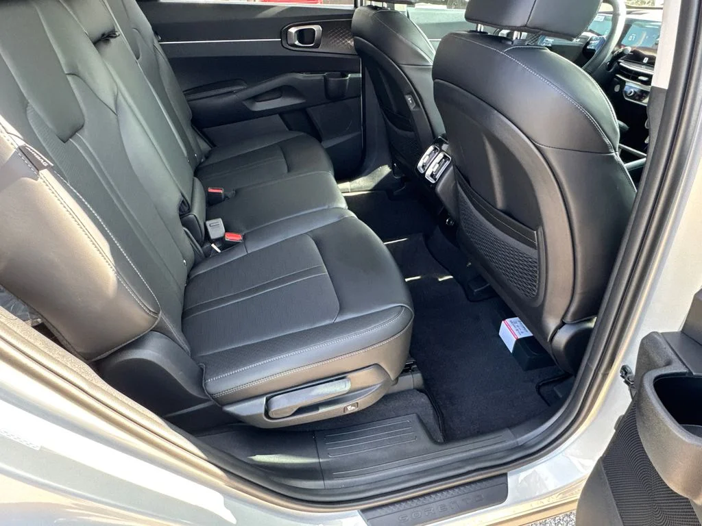 New 2026 Ivory Silver Kia S image 15