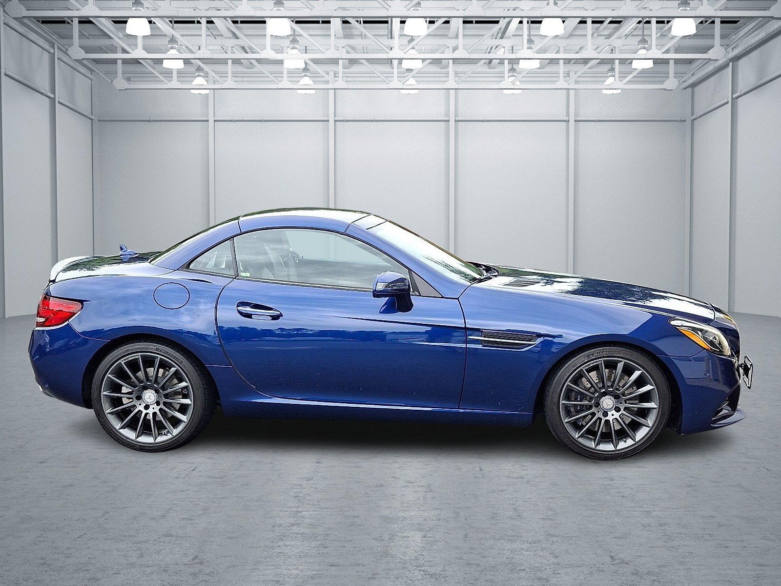 Used 2017 Brilliant Blue Metallic Mercedes-Benz  image 7
