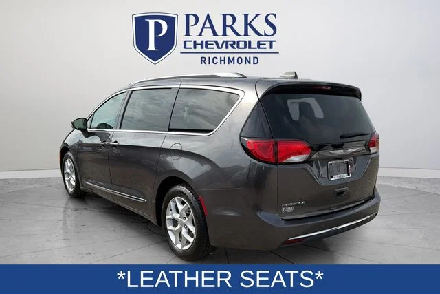 Certified Used 2018 Gray Chrysler Touring L image 5