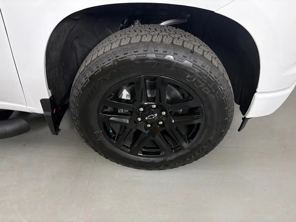 New 2026 Summit White Chevrolet RST image 12