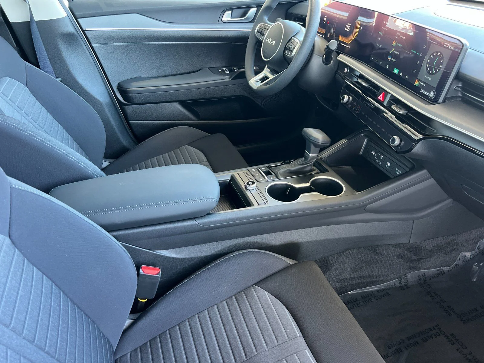 New 2026 White Kia LXS image 15