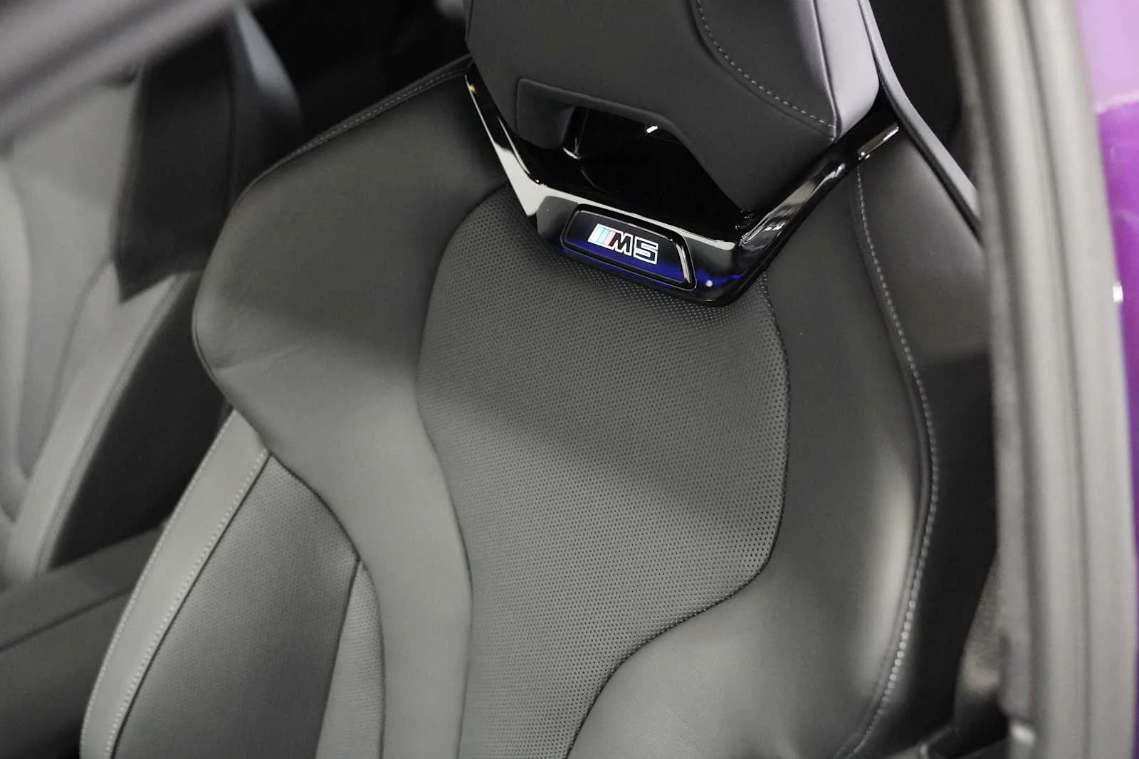 New 2026 Twilight Purple Metallic BMW  image 12