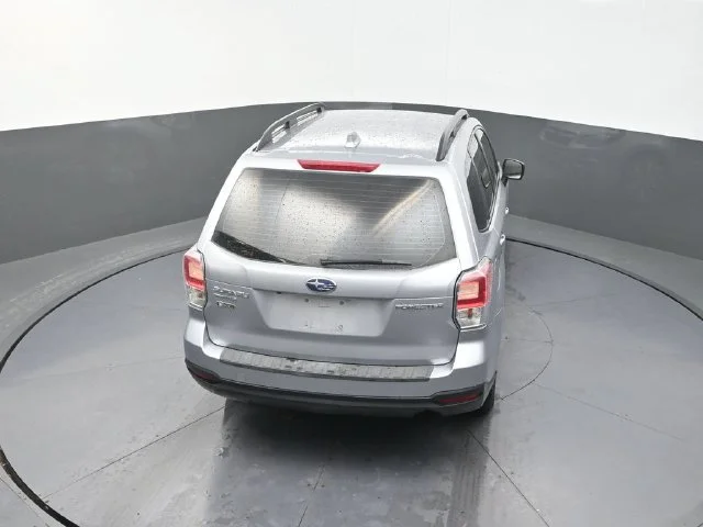 Used 2018 Silver Subaru 2.5i image 28