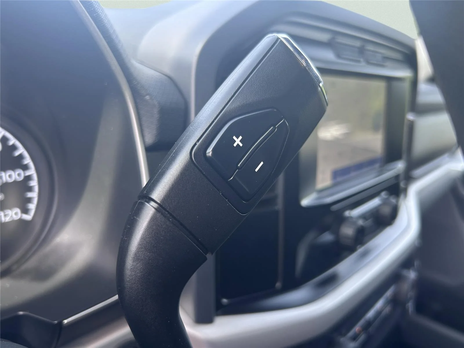 Used 2023 Iconic Silver Ford XLT image 21