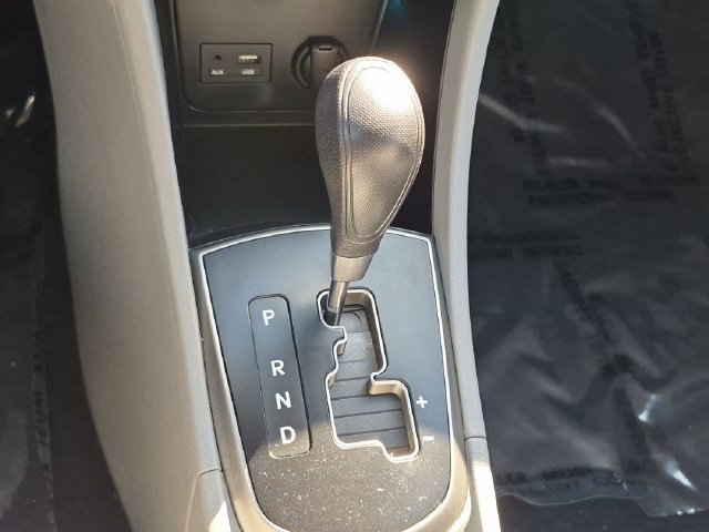 Used 2017 Red Hyundai SE image 19