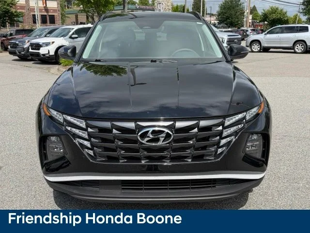 Used 2022 Black Hyundai SEL image 2
