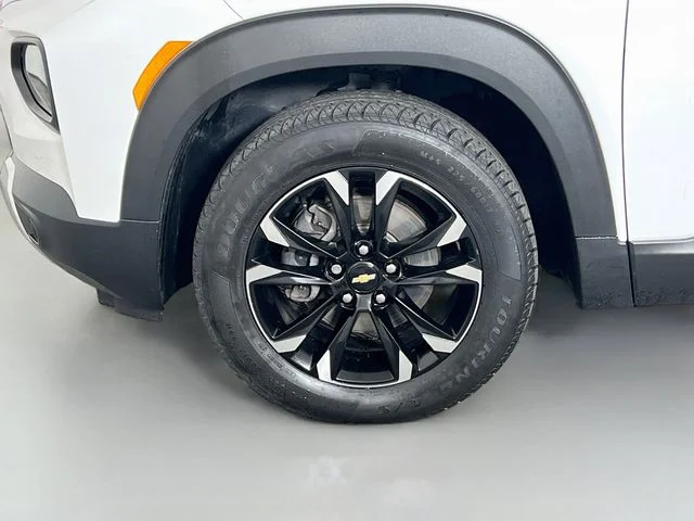 Used 2022 White Chevrolet LT image 26