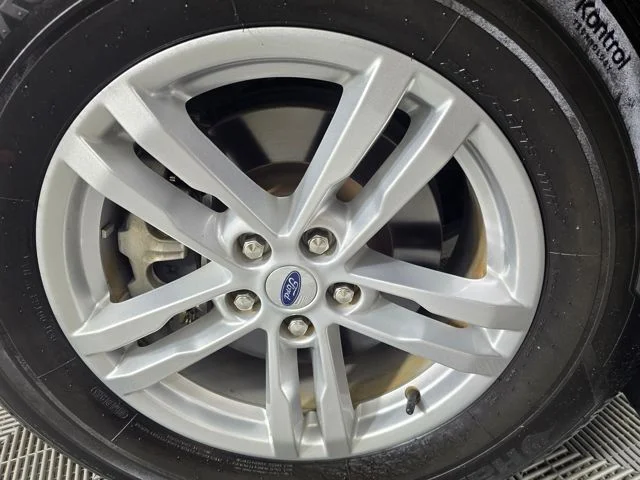 Used 2023 White Ford XLT image 2