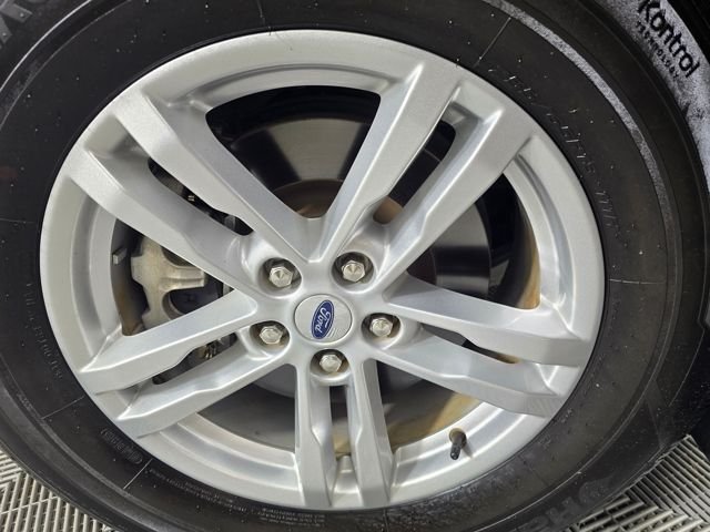 Used 2023 White Metallic Ford XLT image 2