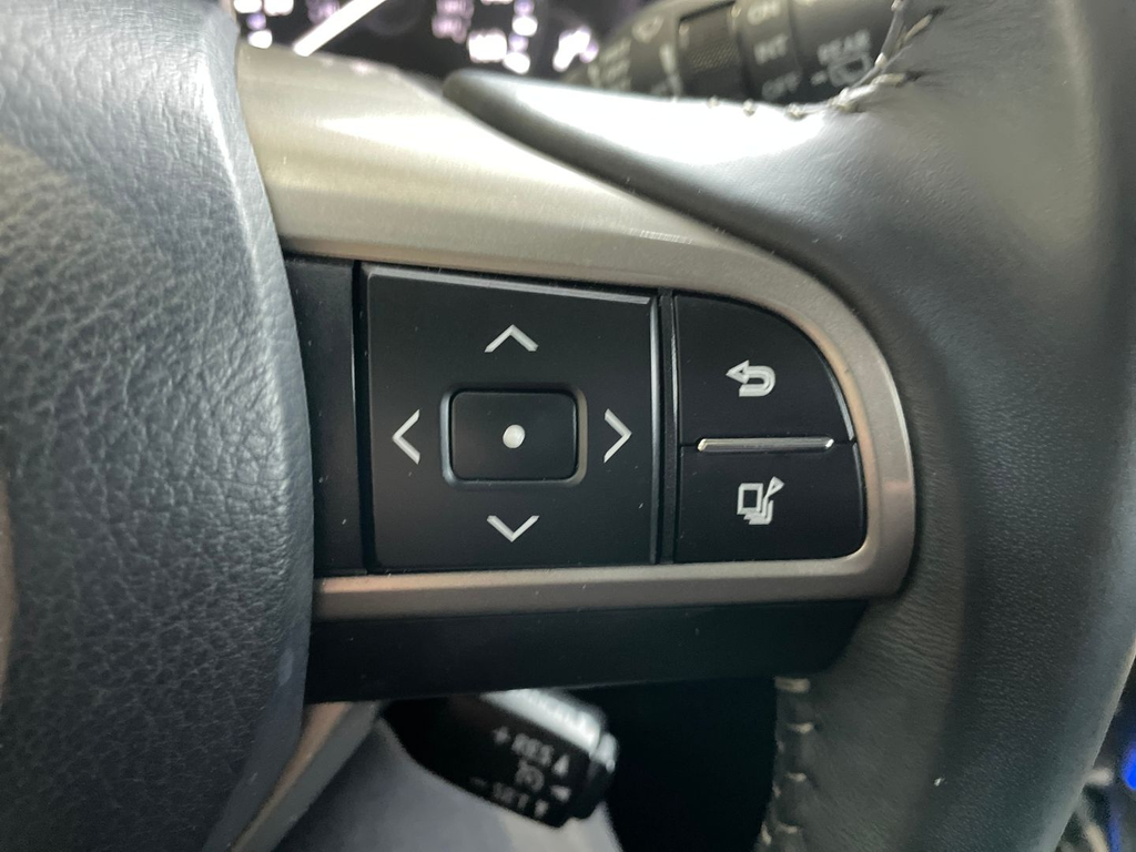 Used 2016 White Lexus 350 image 23