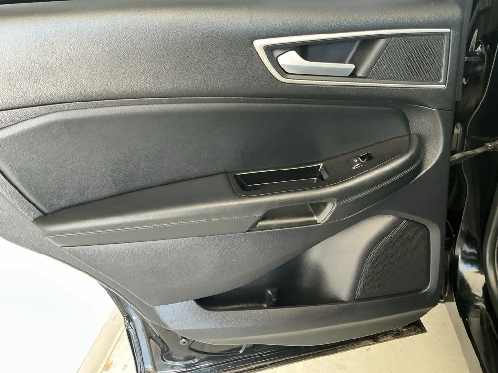 Used 2020 Black Ford SEL image 16