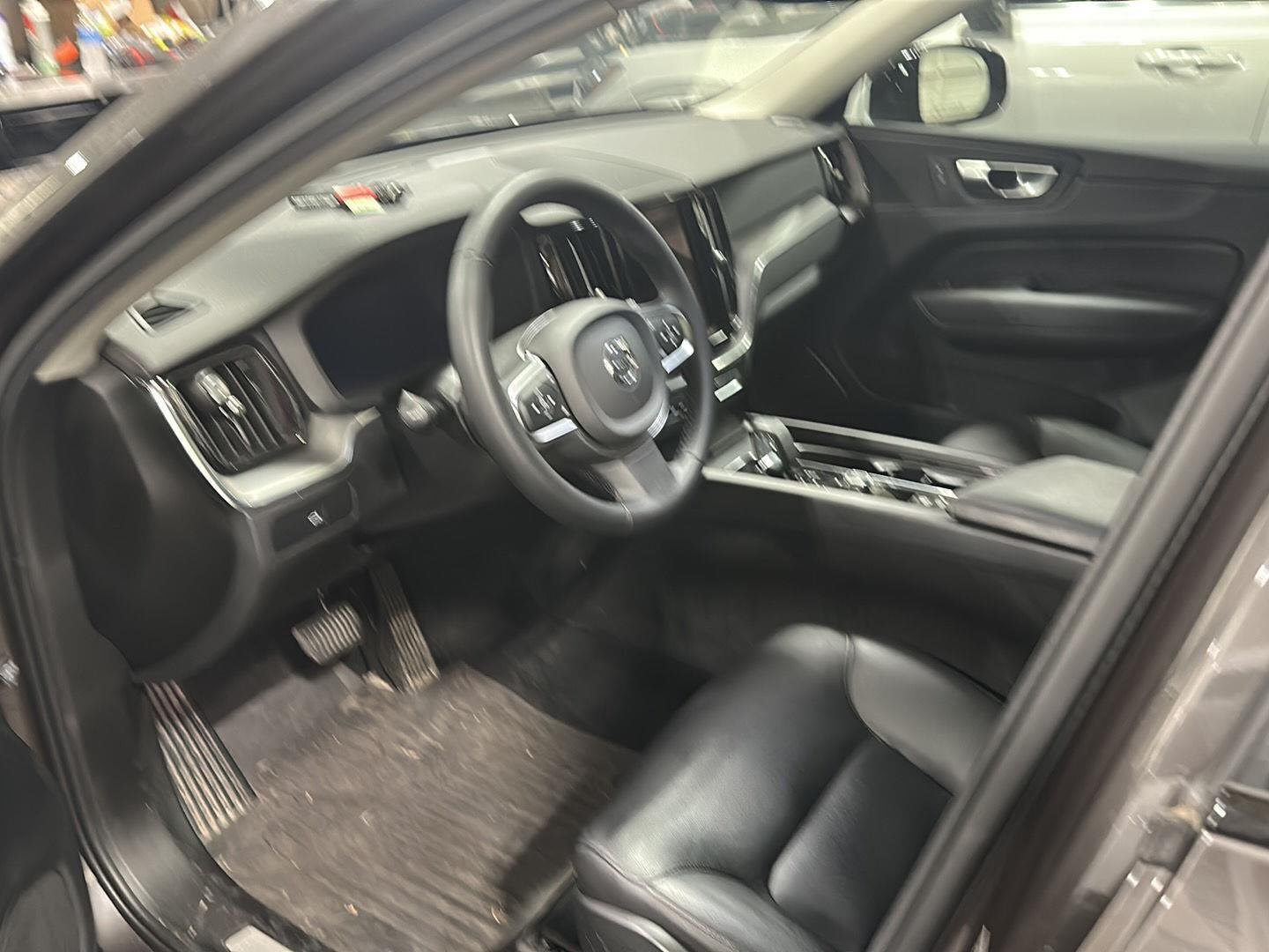 Used 2024 Platinum Grey Metallic Volvo Core Dark Theme image 2