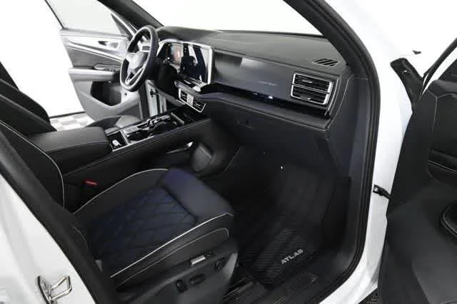 2026 Volkswagen Atlas Cross Sport SEL Premium R-LINE - Photo 16