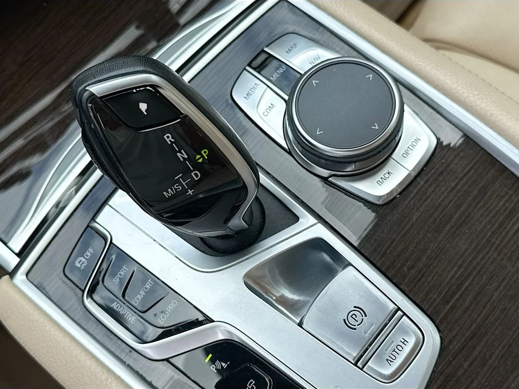 Used 2020 Black BMW 740i image 18