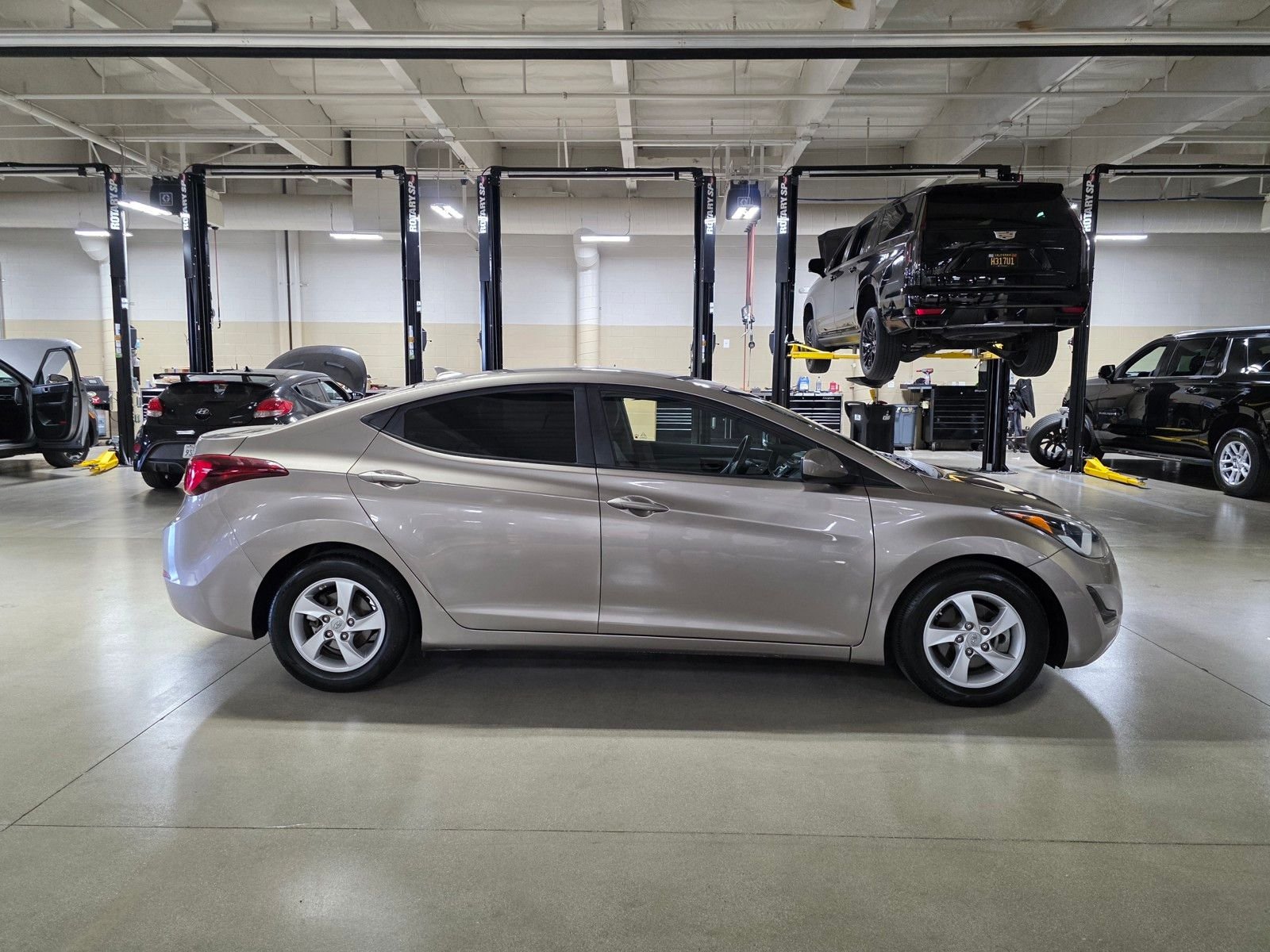 Used 2014 Desert Bronze Hyundai SE image 8