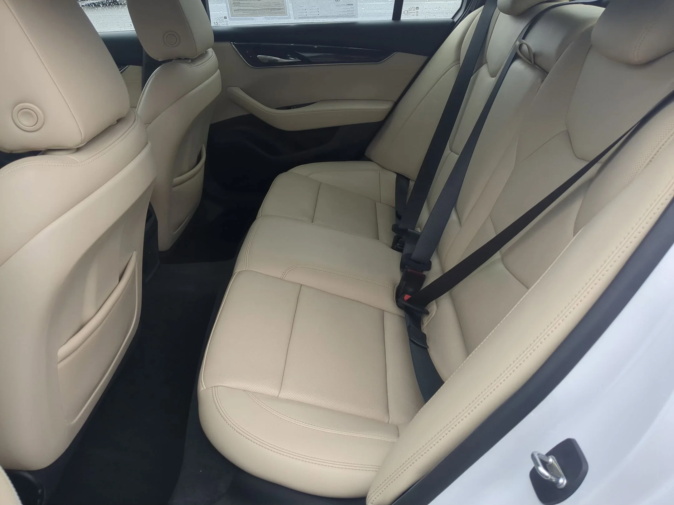 Used 2022 Crystal White Tricoat Cadillac Premium Luxury image 24