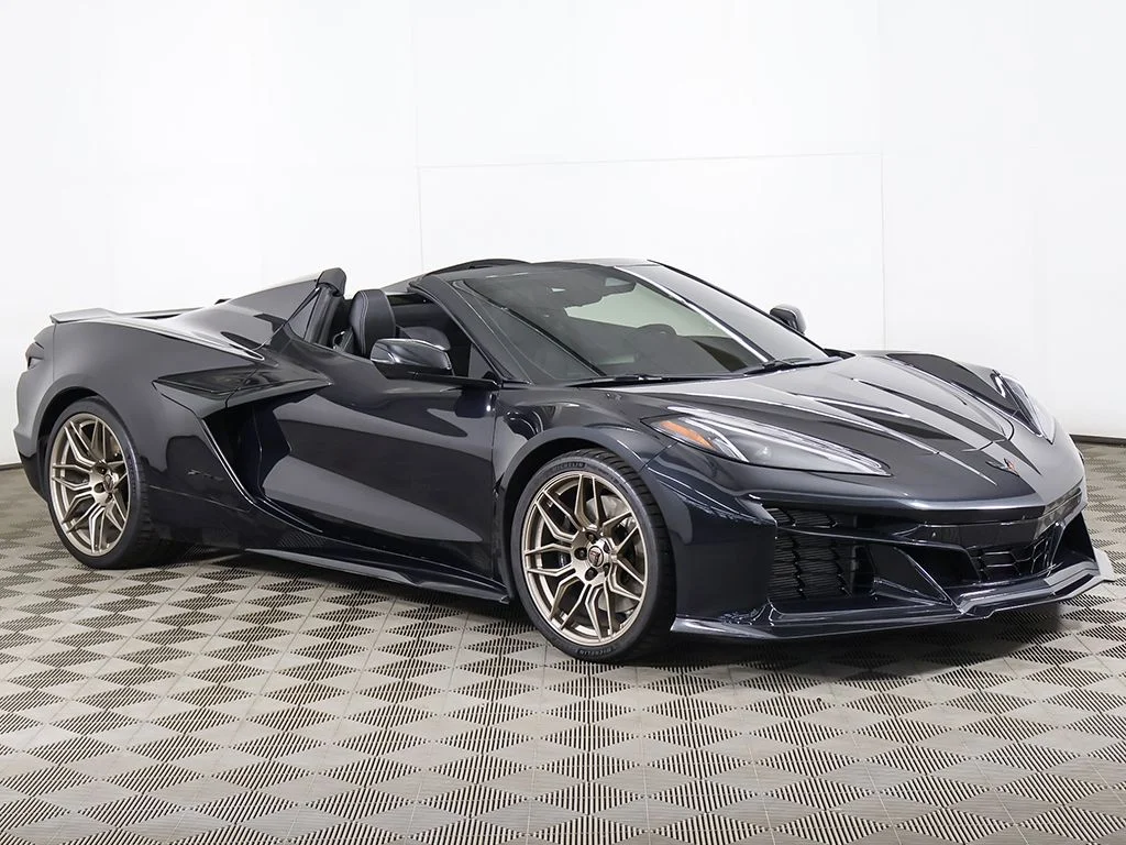 Used 2024 Carbon Flash Metallic Chevrolet Z06 image 10