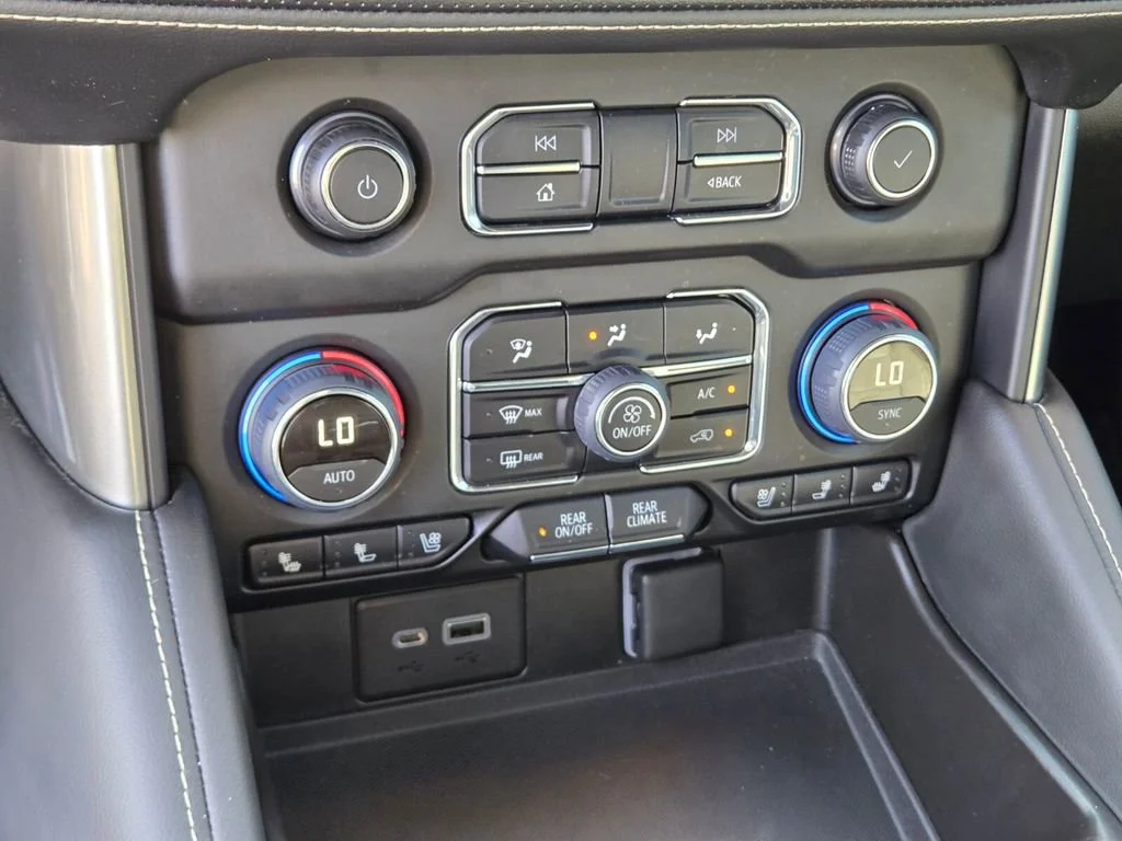 Used 2021 EMPIRE BEIGE METALLIC Chevrolet Premier image 22