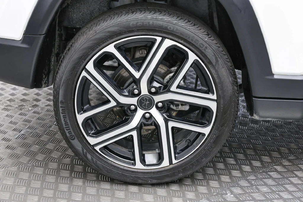 Certified Used 2025 White Jeep Limited image 28