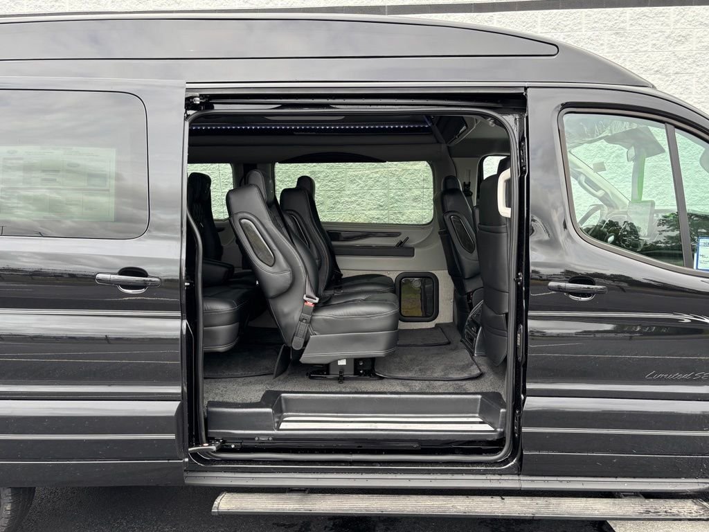 New 2026 Black Ford Explorer Limited SE image 7
