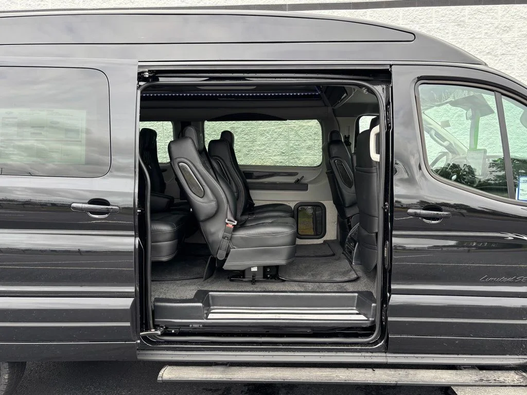 New 2026 Black Ford Explorer Limited SE image 7