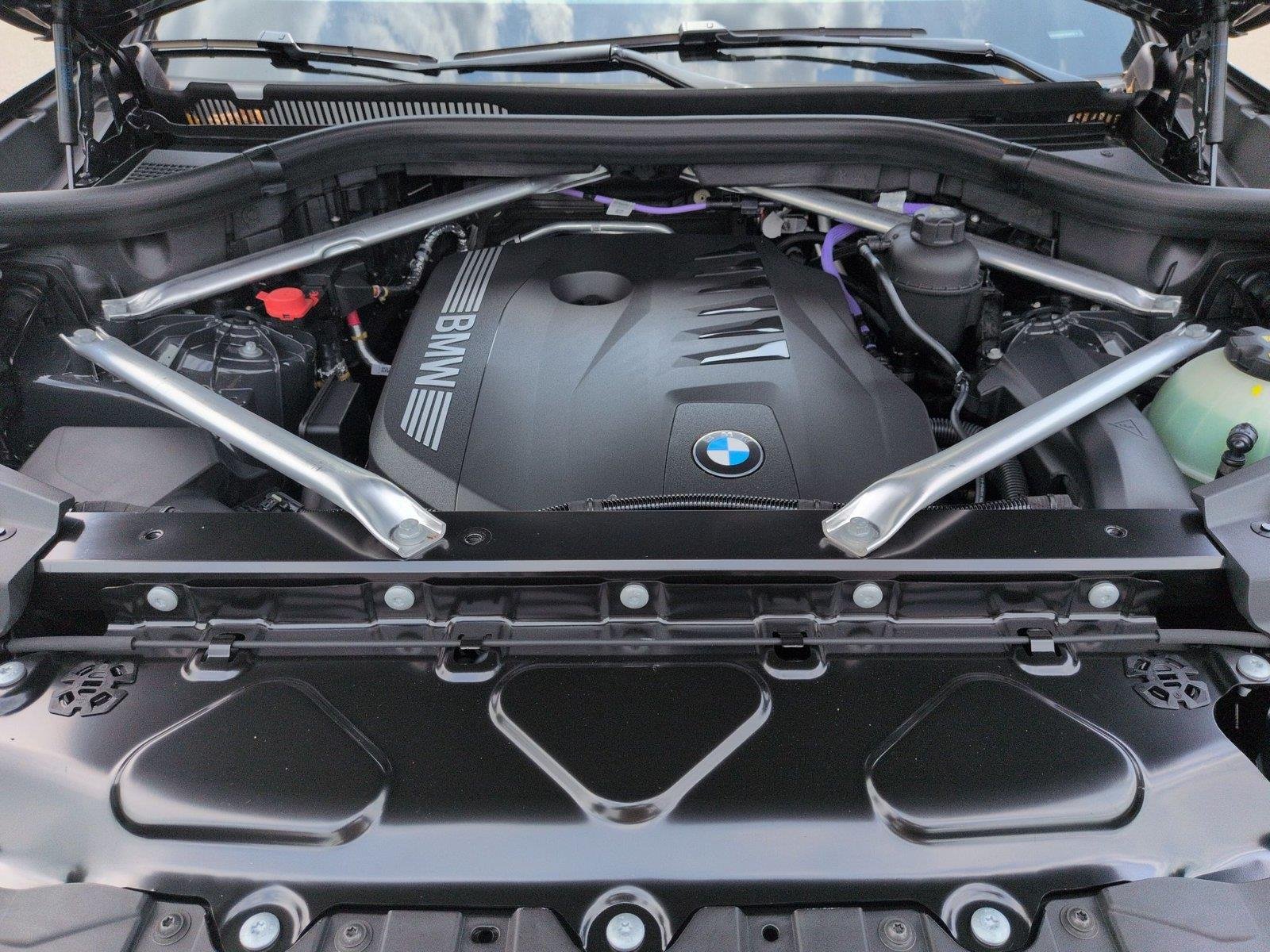 New 2026 Dravit Grey Metallic BMW xDrive40i image 42