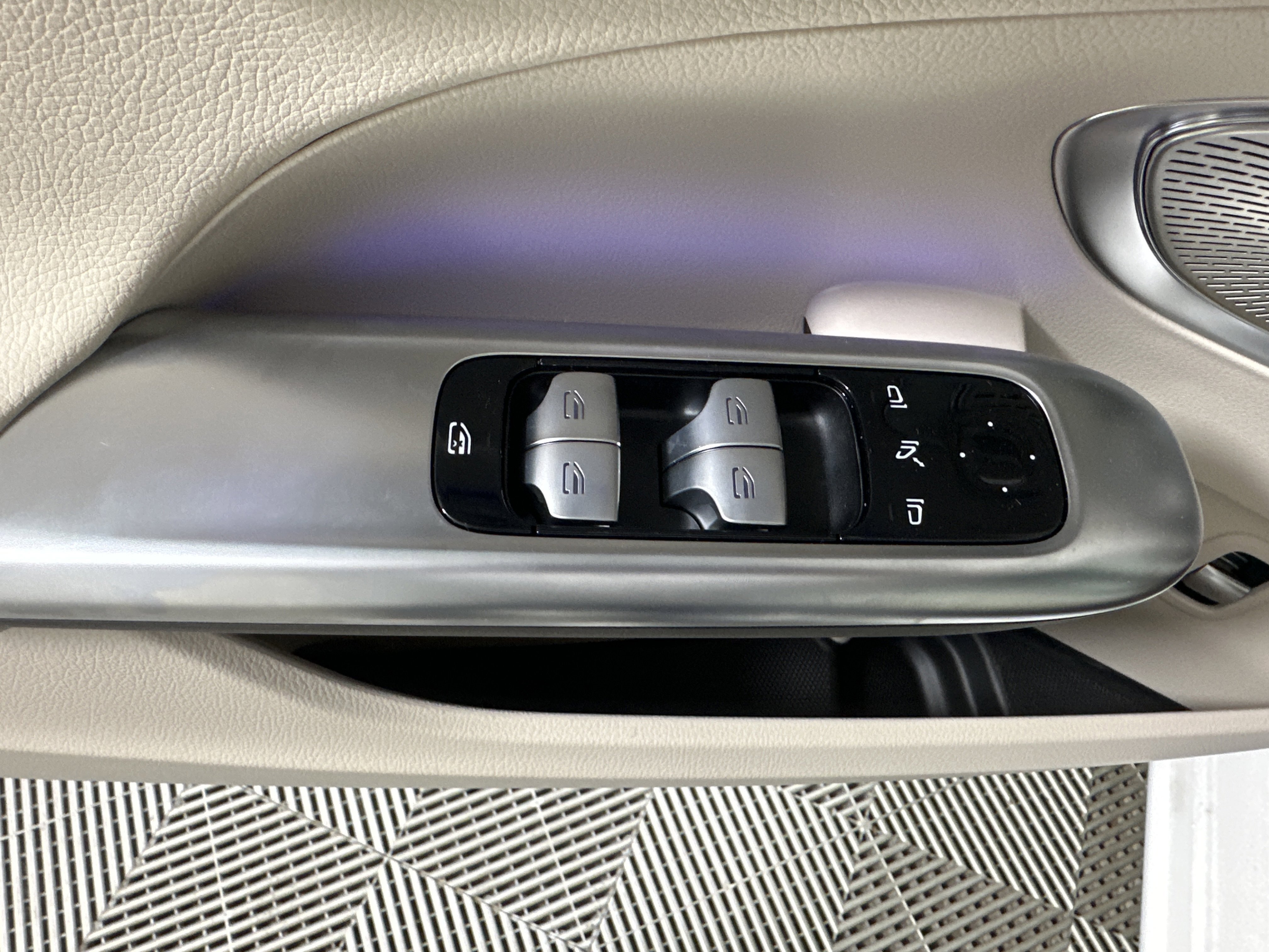 New 2026 Polar White Mercedes-Benz C 300 image 37