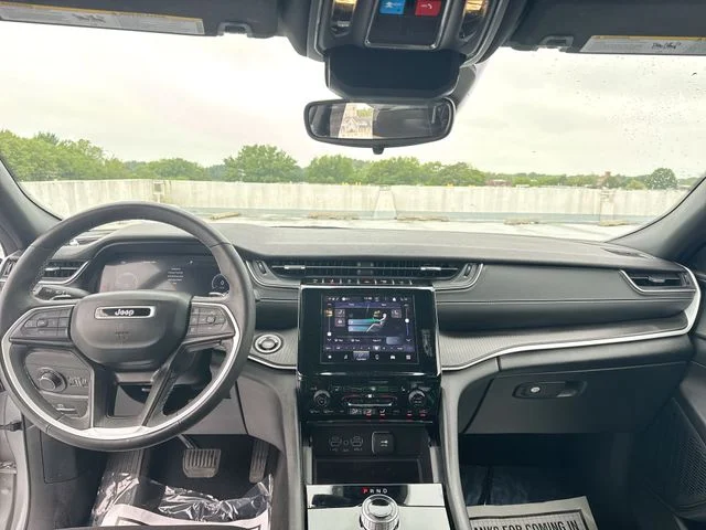 Used 2023 Silver Jeep Altitude image 20