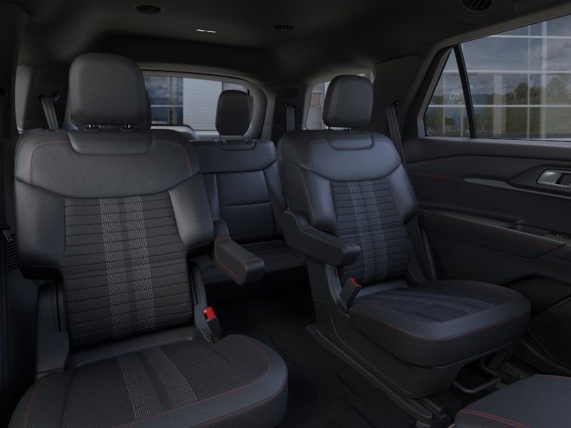 New 2026 Star White Metallic Tri-Coat Ford ST-Line image 11