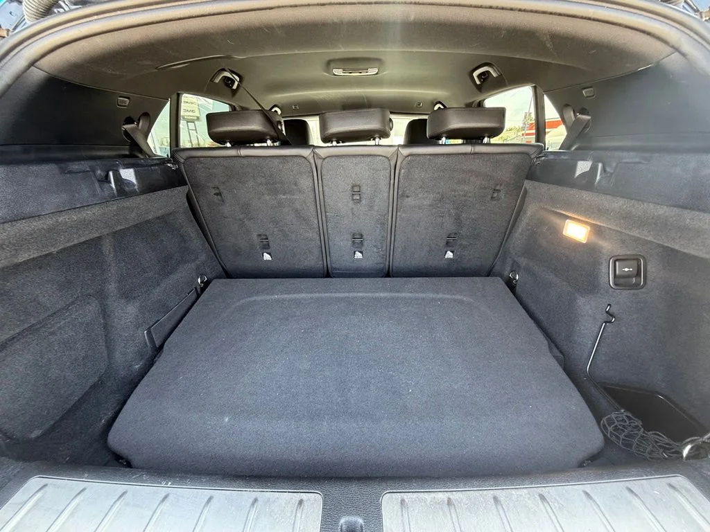 Used 2020 Black BMW sDrive28i image 10