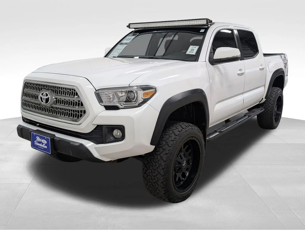 Used 2016 Super White Toyota TRD Off-Road image 15