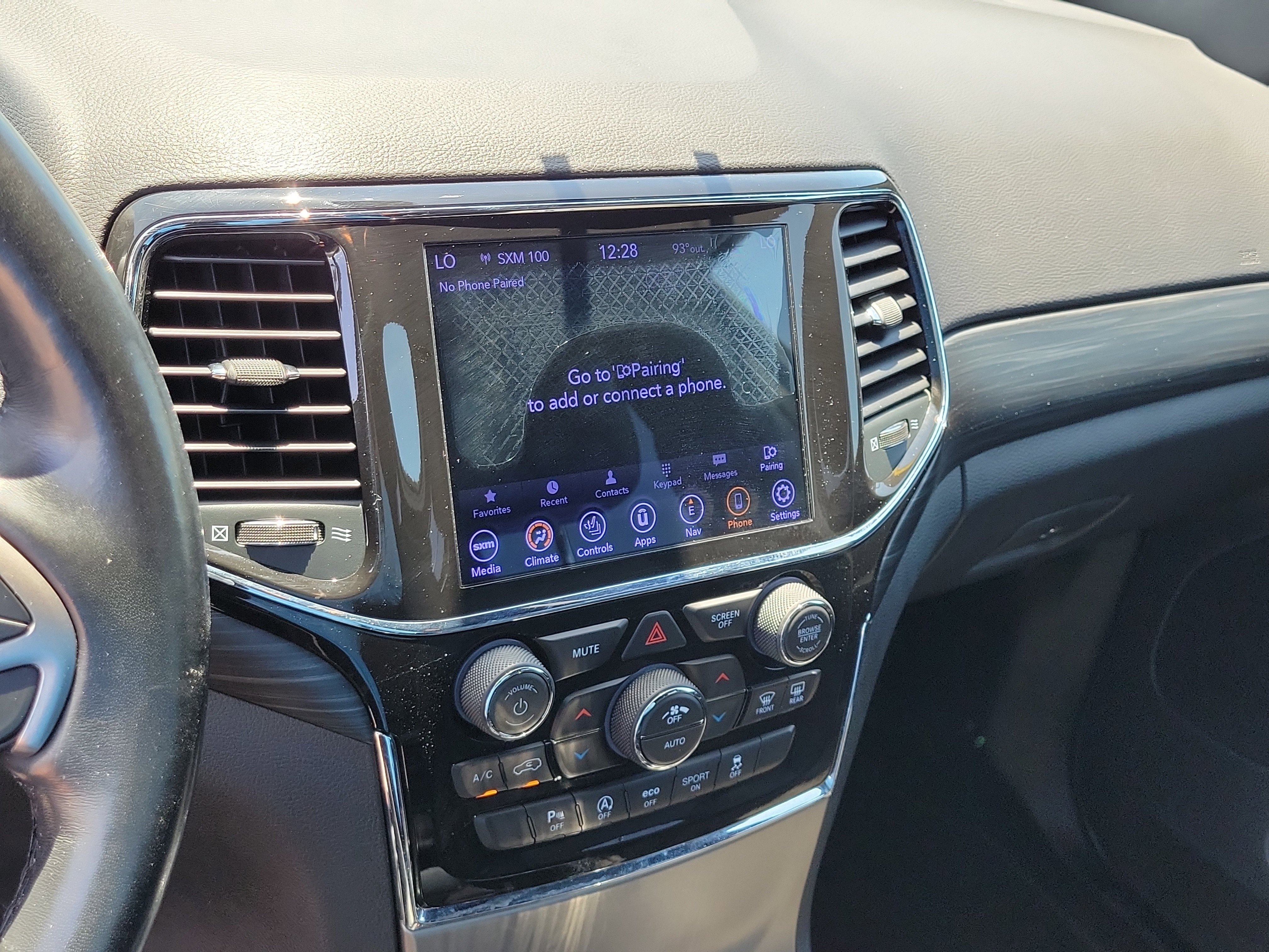 Used 2021 Sting-Gray Clearcoat Jeep Laredo X image 28