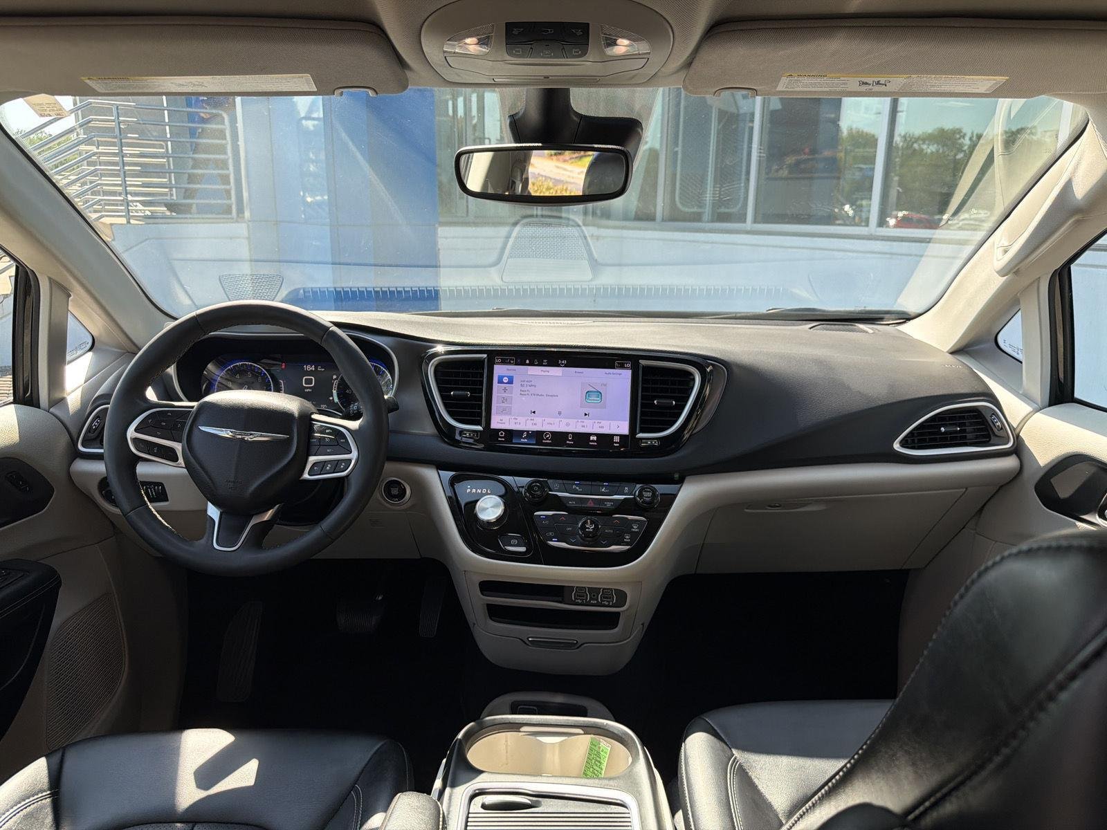 2024 Chrysler Pacifica Touring L - Photo 23