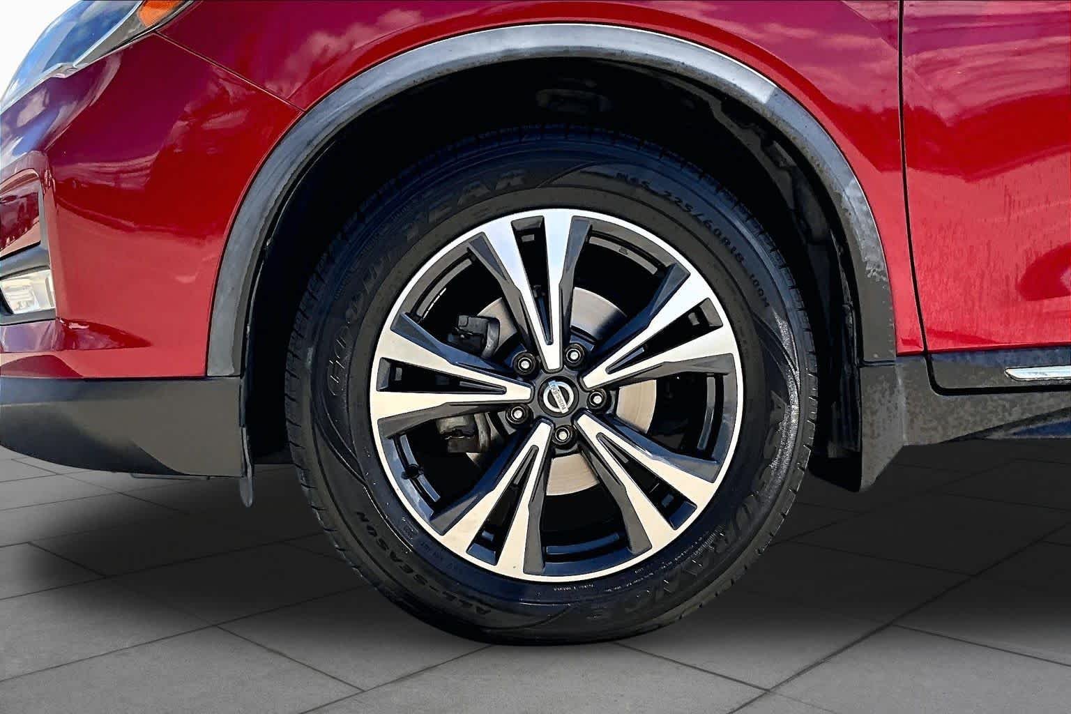 Used 2017 Palatial Ruby Nissan SL image 11