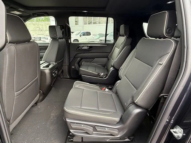 2025 Chevrolet Suburban Premier - Photo 14