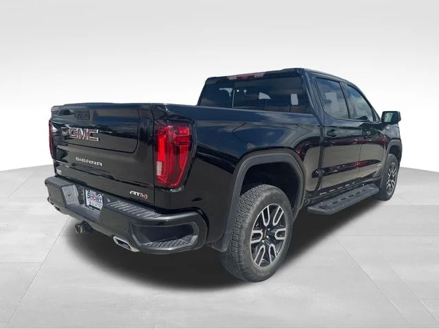 Used 2023  GMC AT4 image 7