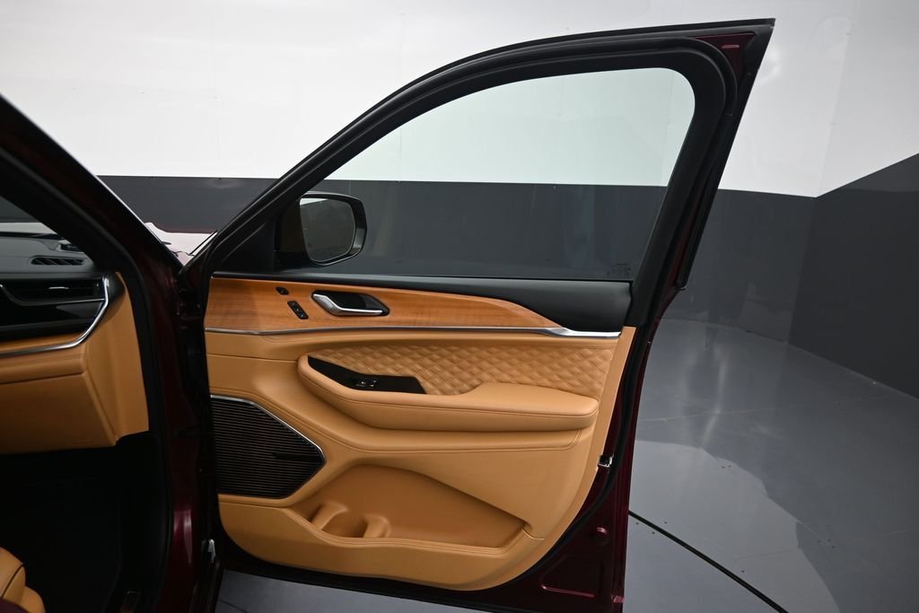 Used 2025 Red Jeep Summit Reserve image 40