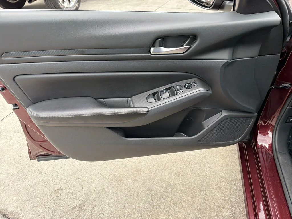 2024 Nissan Altima SV - Photo 16