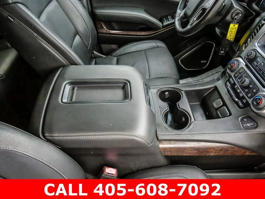 Used 2018 IRIDESCENT PEARL TRICOAT Chevrolet LT image 16