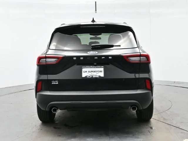 Used 2025 Agate Black Metal Ford ST-Line image 6