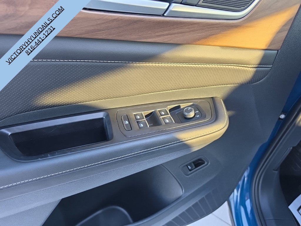 Used 2026  Volkswagen SE w/Technology image 14
