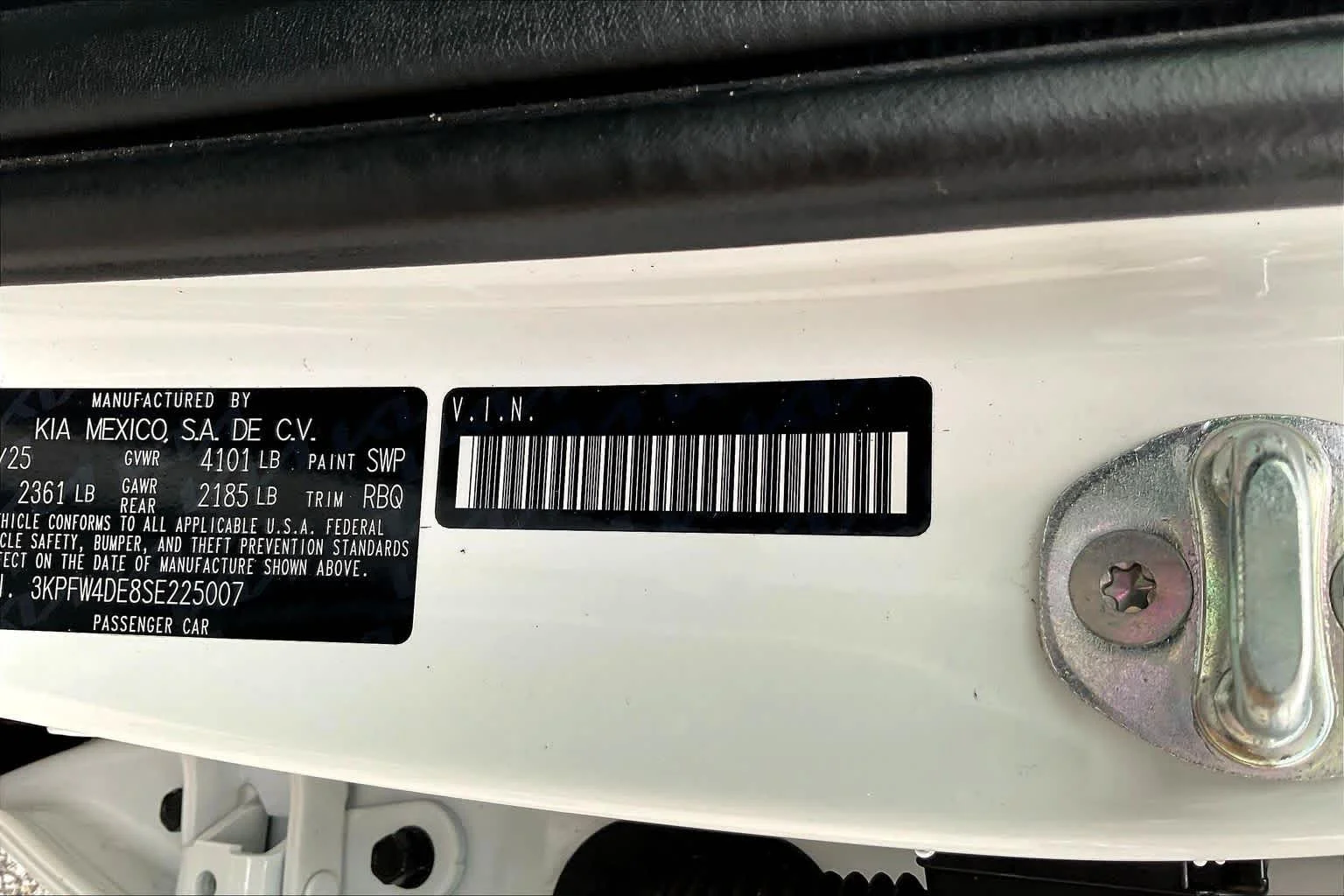 Used 2025 Snow White Pearl Kia GT-Line image 33