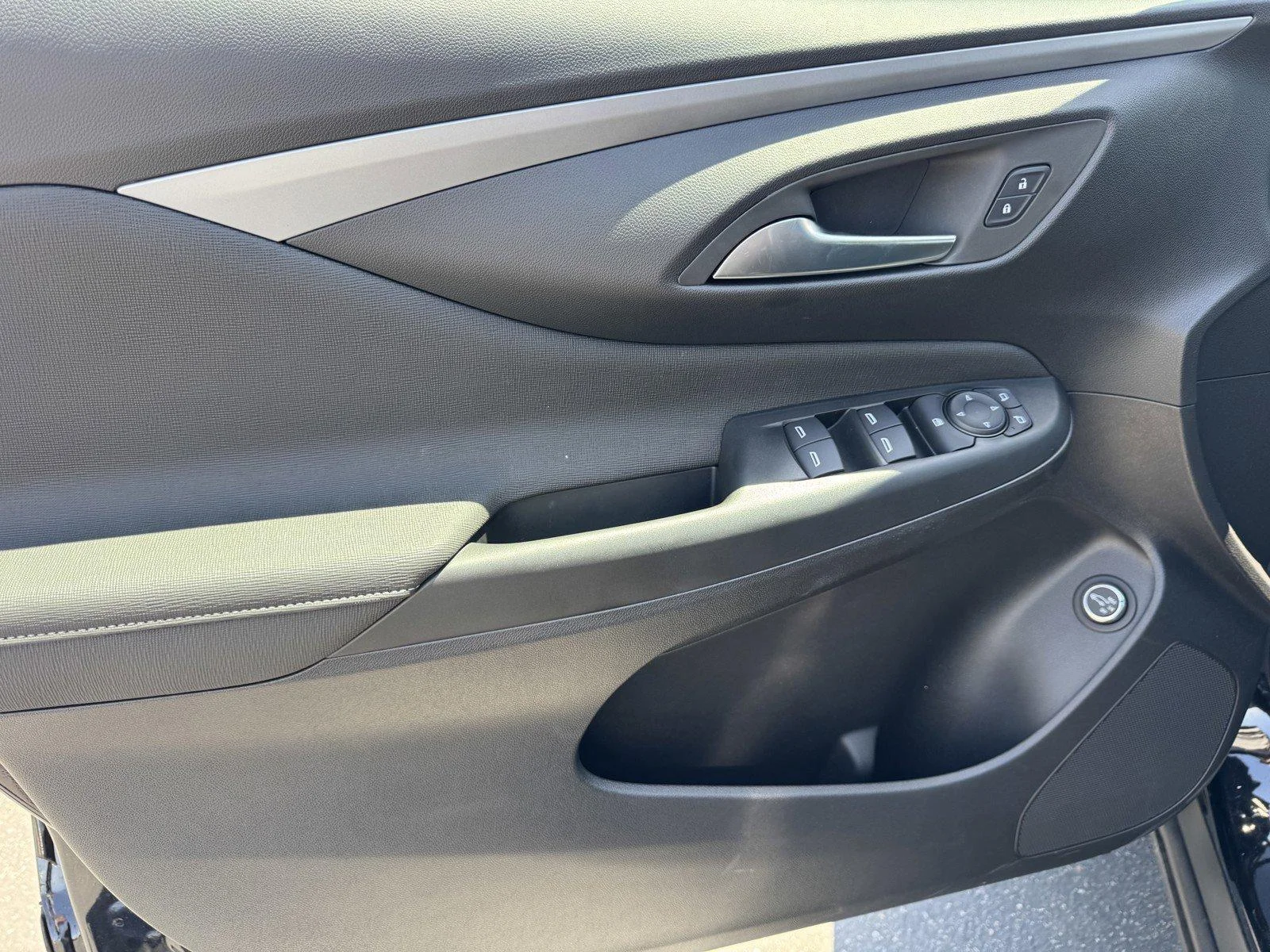 New 2026 Ebony Twilight Metallic Buick Preferred image 15