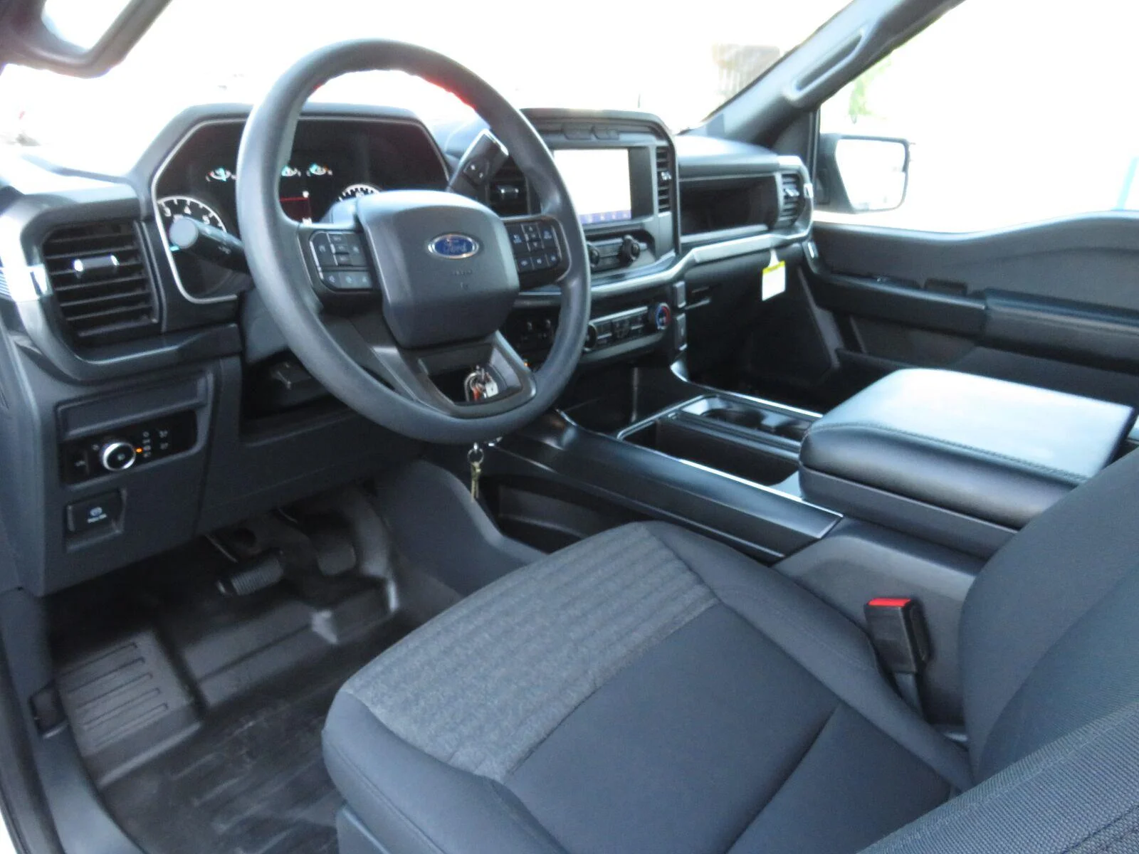 Used 2023  Ford XL image 20