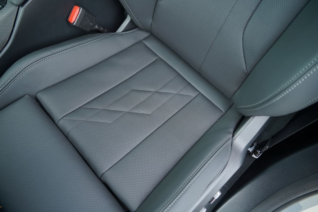 New 2026 Skyscraper Grey Metallic BMW 30 xDrive image 10