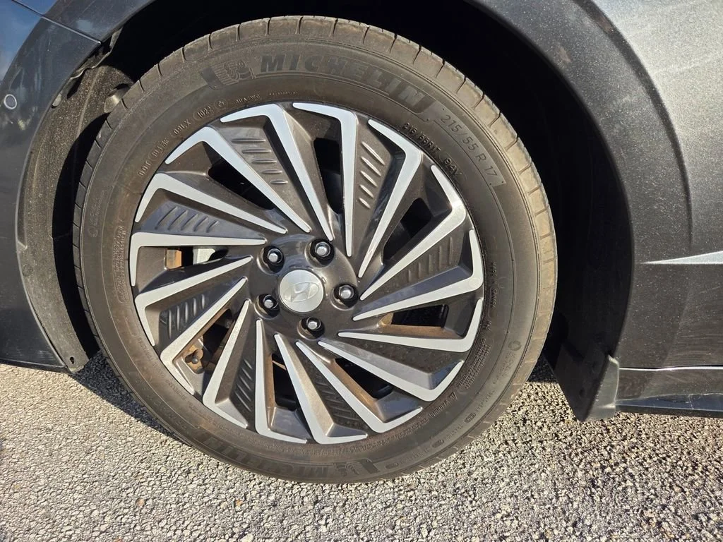 Used 2022 Portofino Gray Hyundai Limited image 8