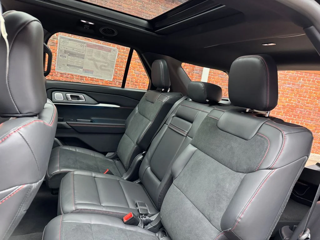 New 2026 Agate Black Metallic Ford ST image 28